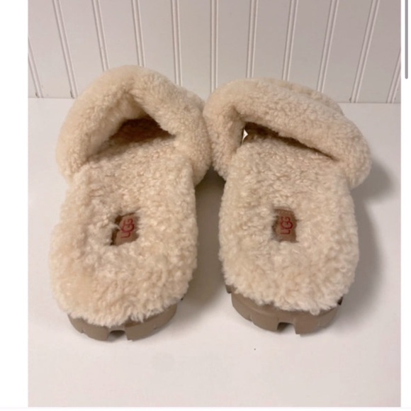 Cozy
UGG®
Cozetta Braid Slip-On shoes Sherpa embroidered $130 8 fall holiday - Picture 5 of 5